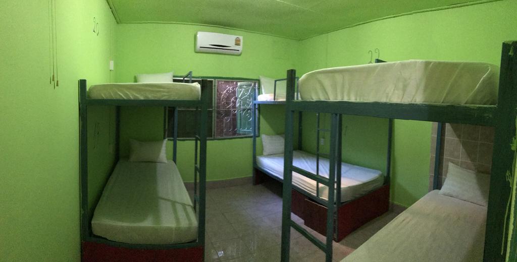 Real Vang Vieng Backpacker Hostel Exterior photo
